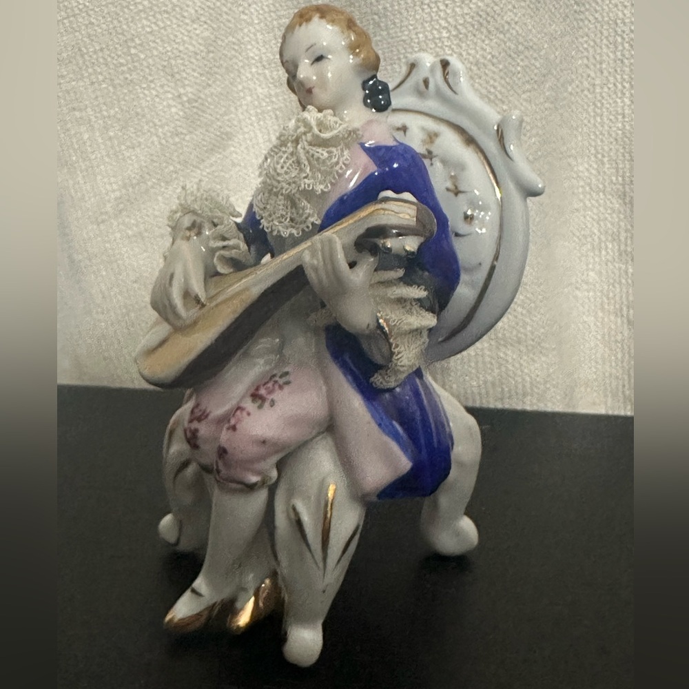 Vintage Dresden Reproduction Victorian Man Playing Qatar Porcelain - Picture 6 of 13